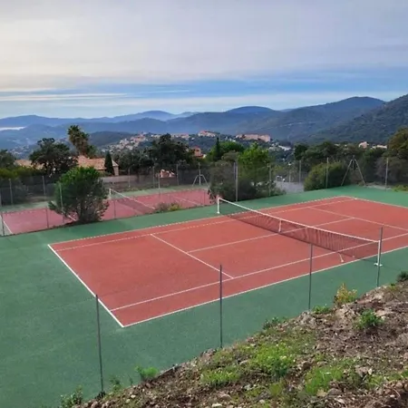 Le Ptit Paradis, Piscine - Tennis