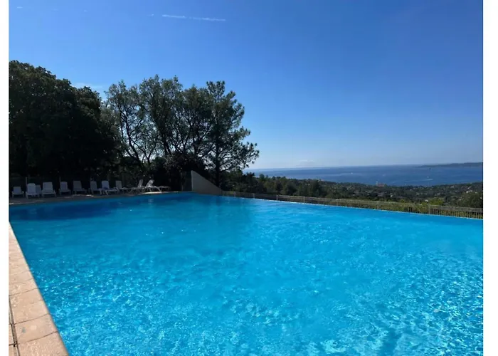 Le Ptit Paradis, Piscine - Tennis 公寓 *